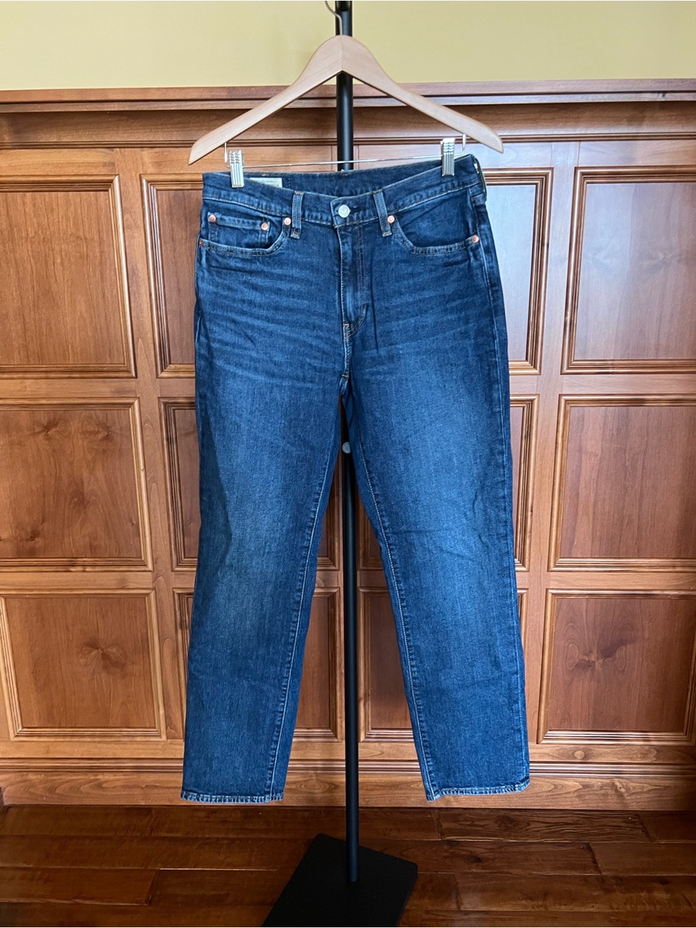 Levi's Premium Men's Jeans 541 Athletic Taper Fit Dark Wash Blue Size 32 x 32